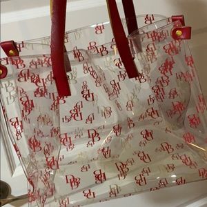 Dooney and Bourke clear purse